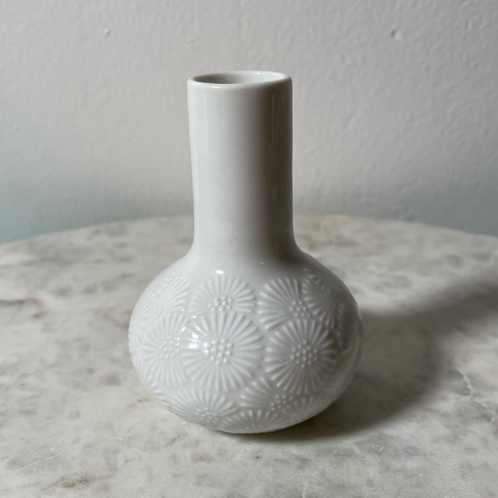 Vintage Thomas Germany Flower Festival Bud Vase - Embossed Daisies - White